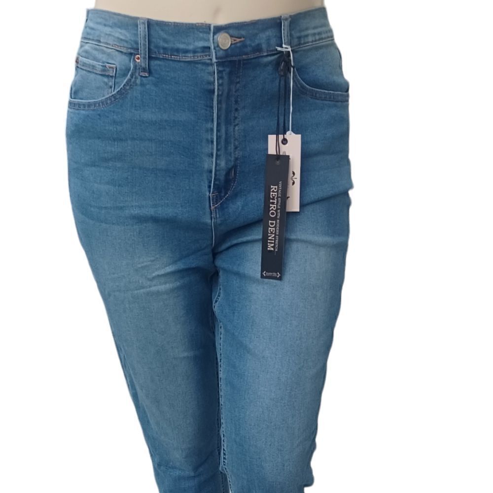 6776.Nanette Lepore High Rise Straight Leg Jeans Size 14, W34" 25"Inseam 12"Rise